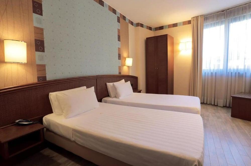 Welcome Hotel Legnano Exteriér fotografie